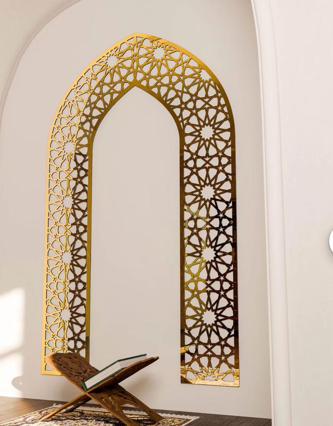 محراب القبلة الذهبي — فخامة وراحة روح في بيتك (tk)